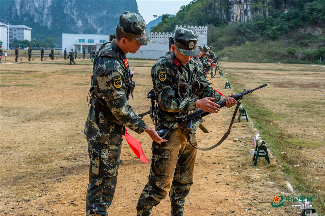 新学员首次实弹射击考核现场及技能学习指南